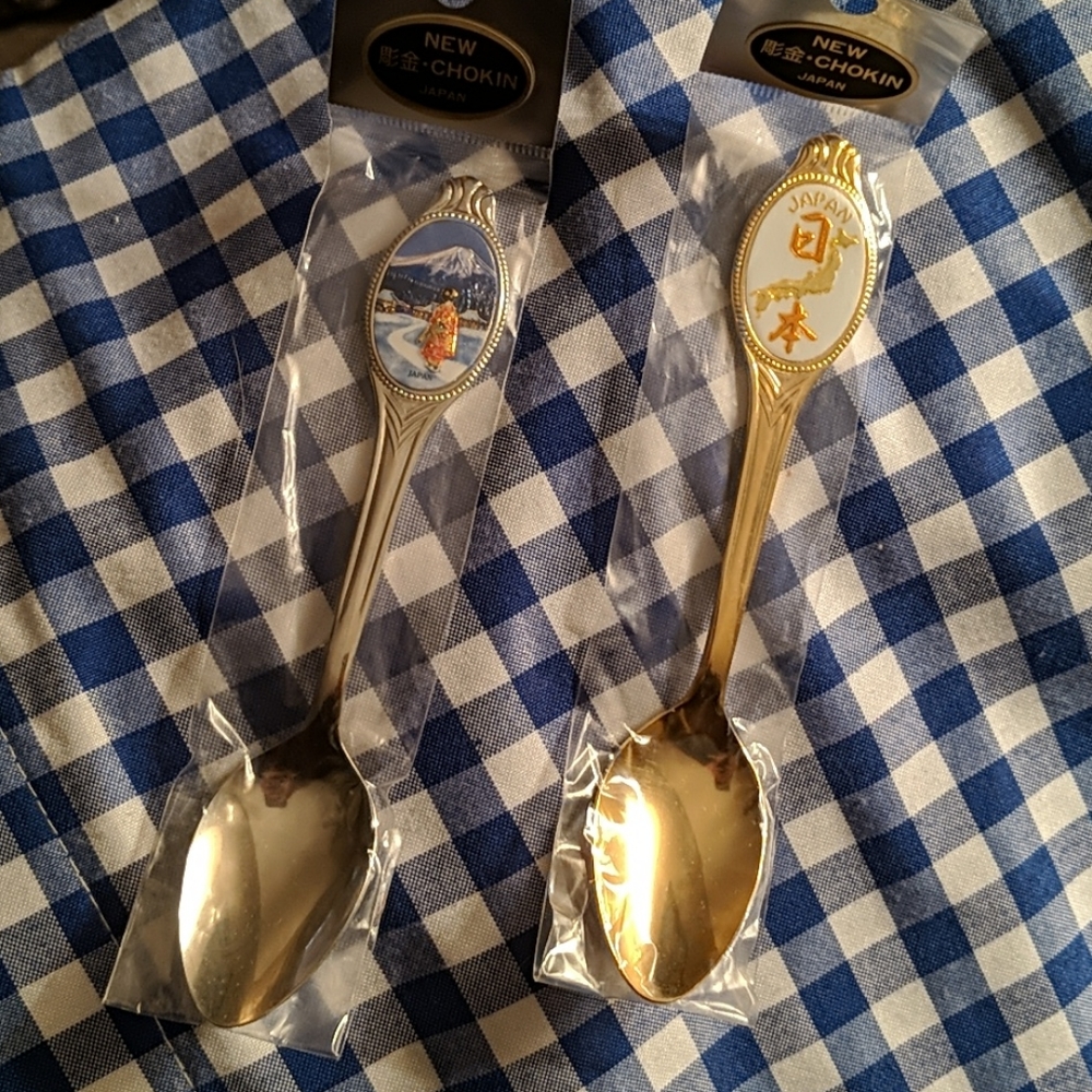 NWT Japanese decorative spoons